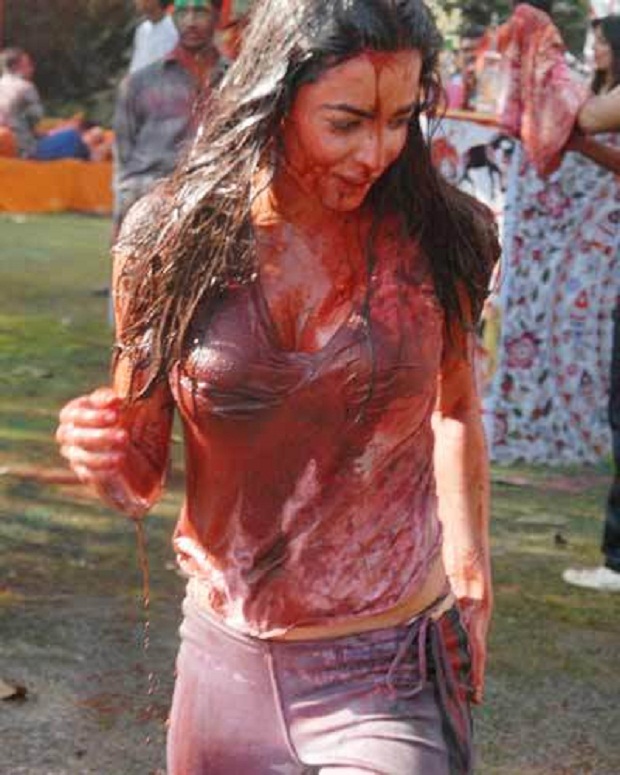 Desi girls holi hot still (1) Desi girls holi hot still (1)