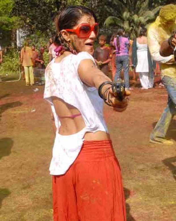 Desi girls holi hot still (5) Desi girls holi hot still (5)