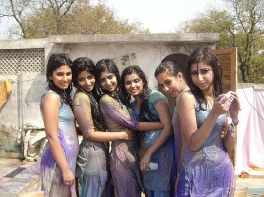 Desi Girls Holi Hot Still 60