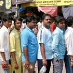 indiens qui font la queue