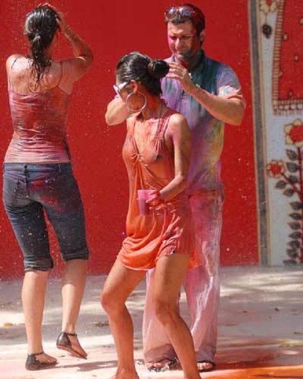 Desi girls holi hot still (27) Desi girls holi hot still (27)
