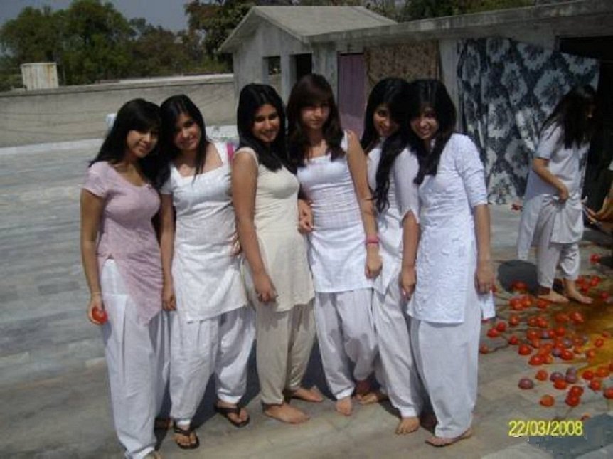 Desi girls holi hot still (50) Desi girls holi hot still (50)